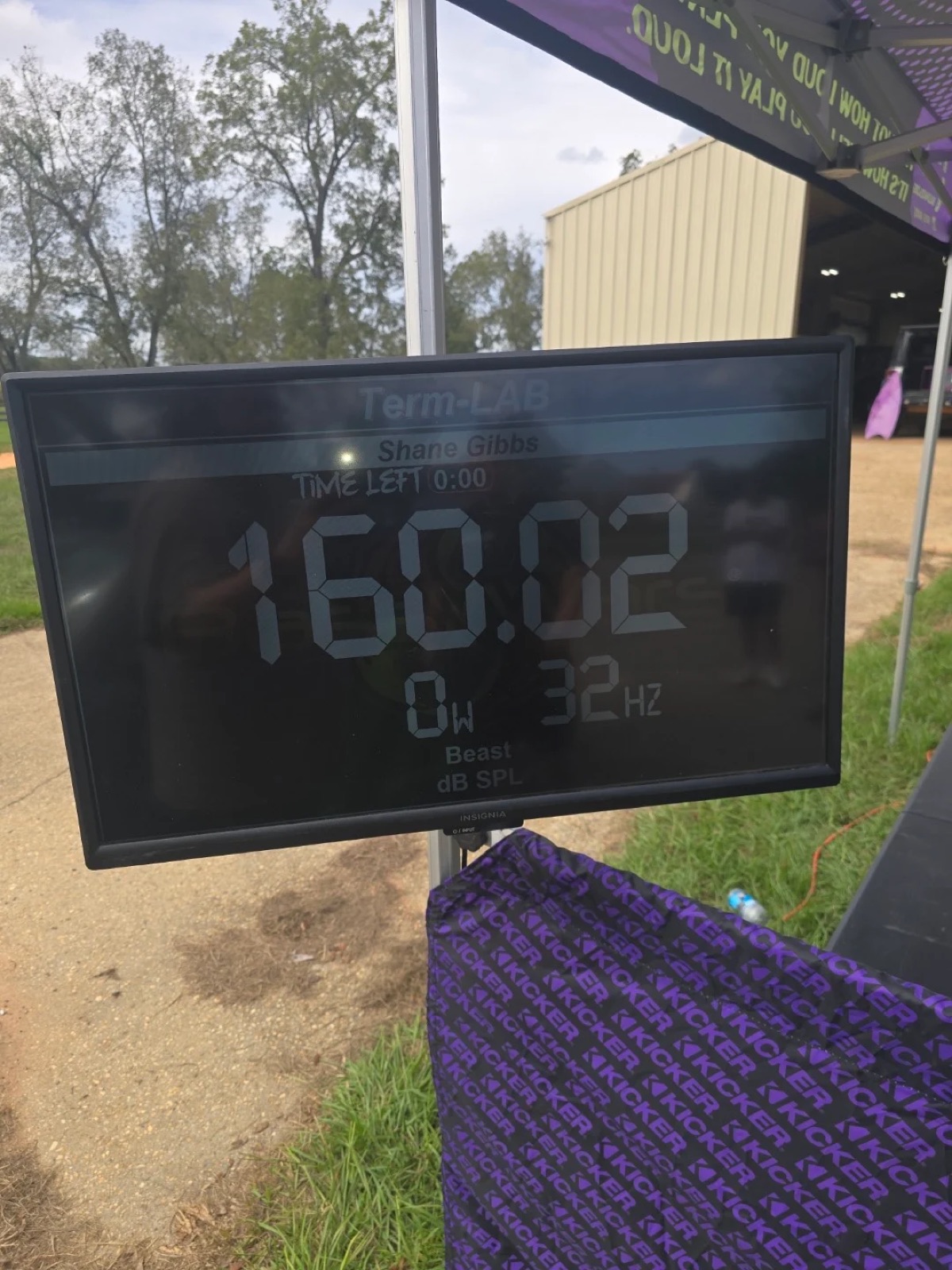 A Term-LAB meter display at a Kicker tent reading 160.02 decibels SPL at 32 hertz, class Beast.